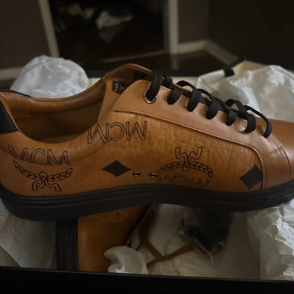 Shoes - Picture 3 of 5